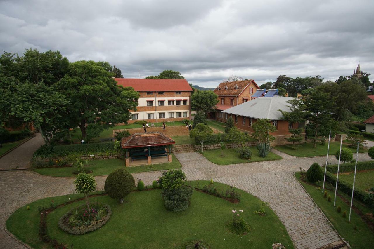 Hotel Lovasoa 4C Antsirabe Esterno foto