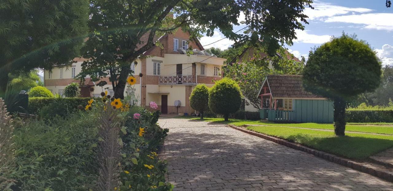 Hotel Lovasoa 4C Antsirabe Esterno foto