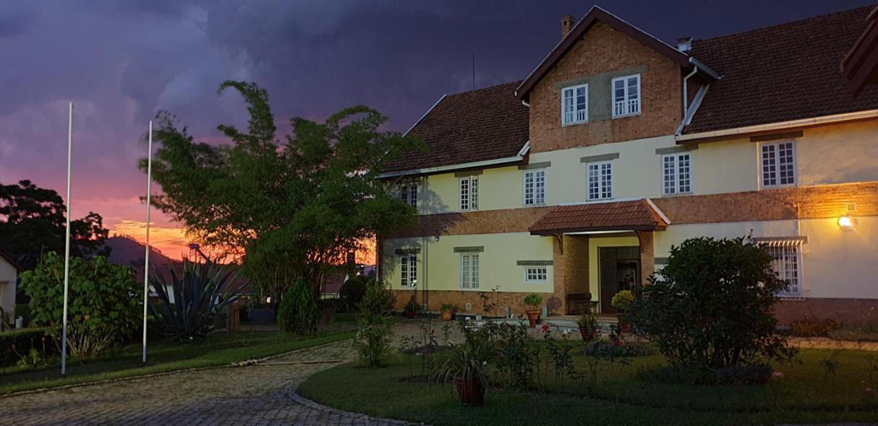 Hotel Lovasoa 4C Antsirabe Esterno foto