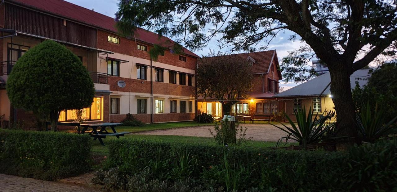 Hotel Lovasoa 4C Antsirabe Esterno foto
